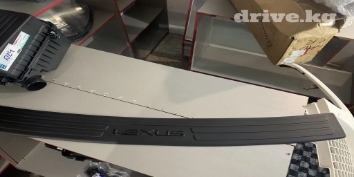 Накладка на бампер Задний Lexus, Б/у, Оригинал