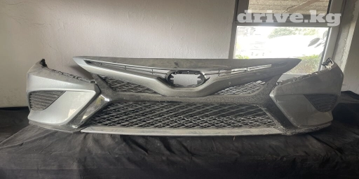 Бампер от Тойота Камри 70XSE оригинал есть повреждения не значительные