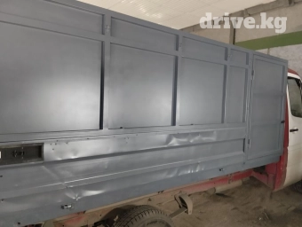 Будка Mercedes-Benz