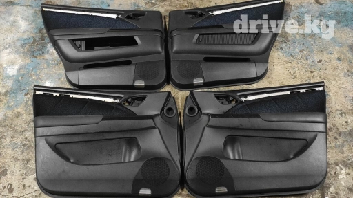 Обшивки дверей на рестайл Одиссей РБ1-БР2 привозные. Без царапин! В