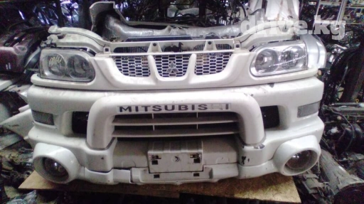 Mitsubishi Delica носкат белый, привозной из Японии, в отличном