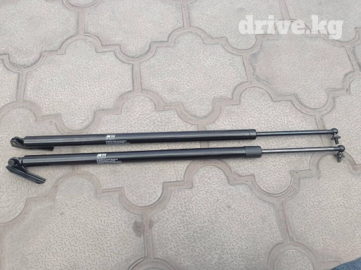 Амортизатор багажника. Может подойти Для моделей Mitsubishi Delica