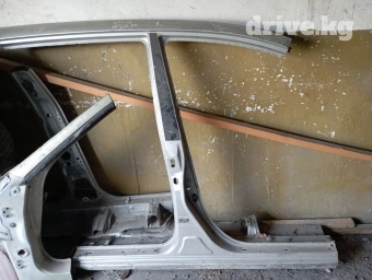 Тойота Ипсум правый т образный парог 2003