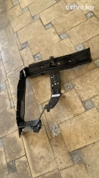 Экран правая сторона (крепления радиатора) на Lexus rx 350 2016