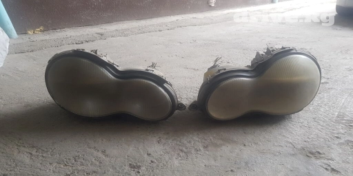 Передние фары Мерседес W203 оригинал не депо верхние ушки сломаны