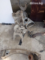 Матор запчасть на ваз(лада)07 есть каропка 5ступ, бензобак, радиатор