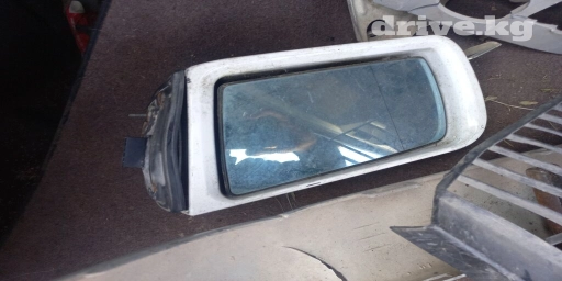 Мерседес 210 продаётся фары линзовый и зеркала правый