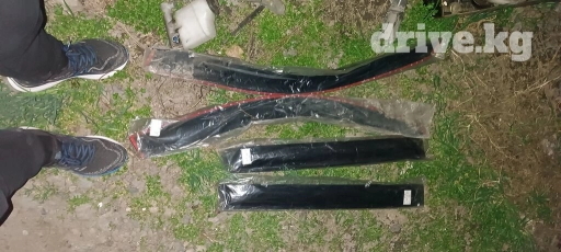 Продаю Ветровик для Тайоты Лонг Крузер 3 шт только 
цена 1200 сом