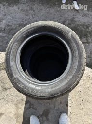 Шины 175/65 R14
Лето 
Все за 4000
Есть дырка на одном шине с боку