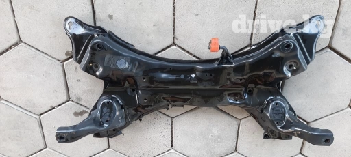 Продаю.балка YFсаната 2014