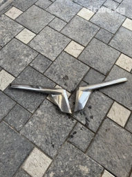 Хромированная накладка на фары Toyota Land Cruiser 200 1