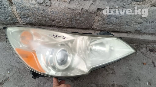 Передняя правая фара Subaru outback 2010 год (есть не большой дефект)