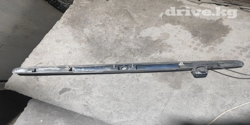 Накладка крышки багажника Toyota, 2002 г., Б/у, Оригинал