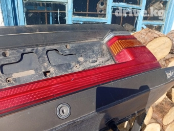 Крышка багажника Mazda, 1990 г., Б/у, Оригинал