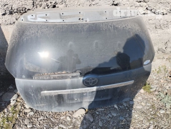 Крышка багажника Toyota, 2004 г., Б/у, Оригинал