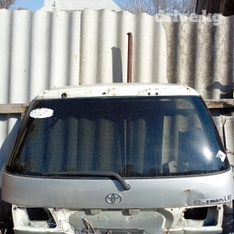 Крышка багажника Toyota