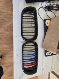 Решетка радиатора BMW 2004 г., Б/у, Аналог