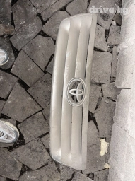 Решетка радиатора Toyota 2003 г., Б/у, Оригинал