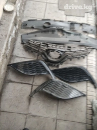 Решетка радиатора Toyota Б/у