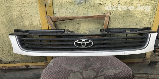 Решетка радиатора Toyota 1999 г., Б/у, Оригинал