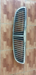 Решетка радиатора Nissan 2001 г., Б/у, Оригинал