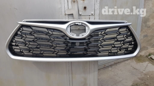 Решетка радиатора Toyota 2021 г., Б/у, Оригинал