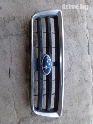 Решетка радиатора Subaru
