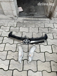 Решетка радиатора Toyota 2015 г., Б/у, Оригинал
