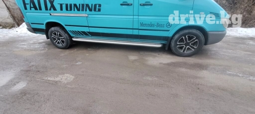 Продаю пороги на спринтер оригинал хорошее состояние г.токмок Машина