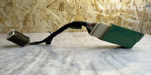 Мазда демио 1999 год датчик поворота