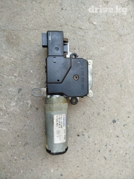 Электрический моторчик Mercedes-Benz