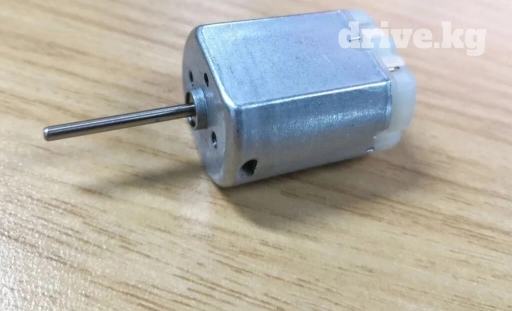 Моторчики центрального замка. Рынок автозапчастей Дордой 4 проход 15