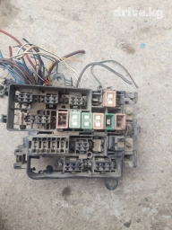 Мазда Кронос Монтажный блок предохранителей Cronos, предохранители