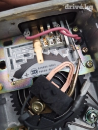 Продаю расходамер на Мазда 626 прошу мкрышки нет.и моторчик печки с