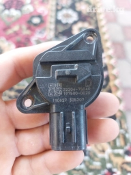 Продаю воздухамер датчик оригинал Тойота хайландер 2018г объем 3.5