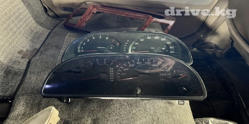 Центральная консоль Toyota 2003 г.