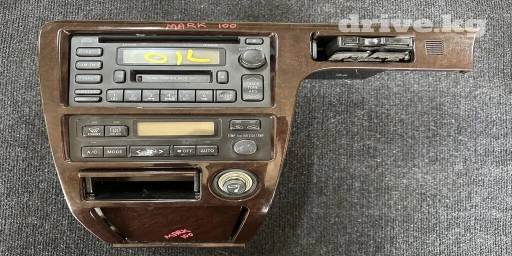 Центральная консоль Toyota 2000 г., Б/у, Оригинал, Япония