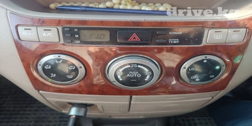 Центральная консоль Toyota 2003 г.