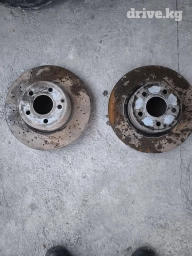 Тормозные диски передние на Мерседес 220 срочно отдам дёшево пару за
