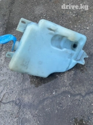 Бочок омывателя Гольф 3