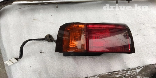 Фонарь задний левый. Имеются небольшие повреждения. Nissan # ельгранд