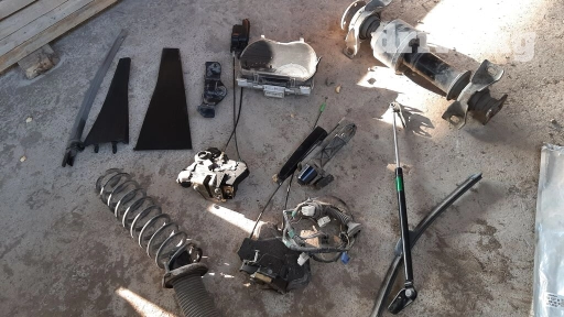 Запчасти на тайота ист