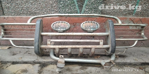 Продам кенгурятник на Ниву заводской . Цена 10000с