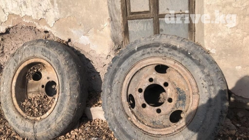 Продаю колёса на газон