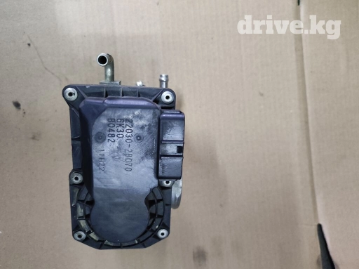 Дроссель,Камри,Ипсум 2.4 без тросикаправый руль. Японская,с