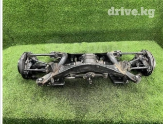 Тайота краун
заднний мос