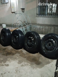 Продаю шины с дисками комплект 4 шт. пятый диск без