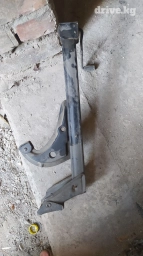 Домкрат на БМВ e34 в отличном состоянии 2500 сом