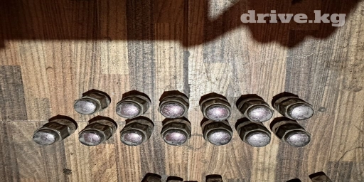 Болты на Хонда Тойота 13шт 1300сом