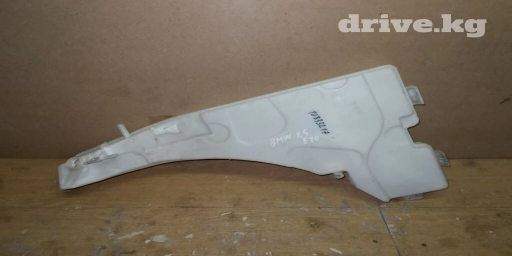 Оригинальные запчасти на БМВ Х5 BMW X5 1) Бачок омывателя БМВ X5. E70